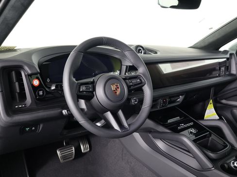 New 2026 Porsche Cayenne GTS AWD/4WD image 4