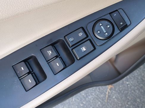 Used 2017 Hyundai Tucson SE Plus image 19