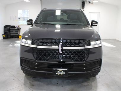 New 2026 Lincoln Navigator L Reserve w/ Jet Appearance Package
