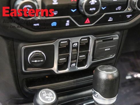 Used 2024 Jeep Wrangler Unlimited AWD/4WD image 21