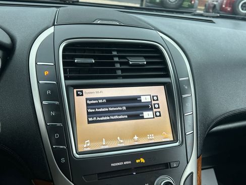 Used 2017 Lincoln MKX Reserve w/ Driver Assistance Package image 37