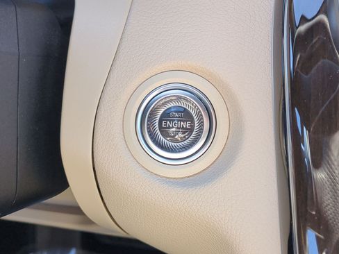 Used 2023 Mercedes-Benz C 300 4MATIC Cabriolet image 27
