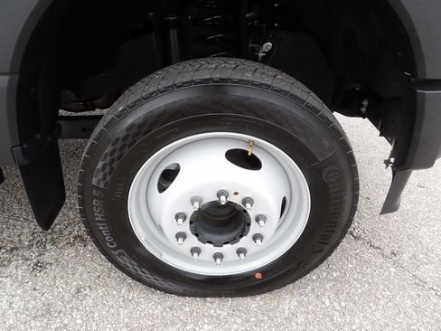 Used 2024 Ford F550 image 75