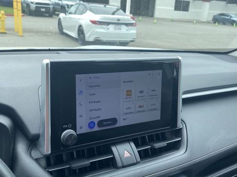 Used 2023 Toyota RAV4 XLE AWD/4WD image 6