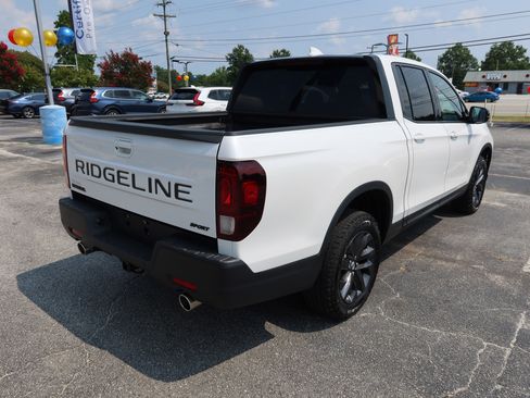 Certified 2024 Honda Ridgeline Sport image 4