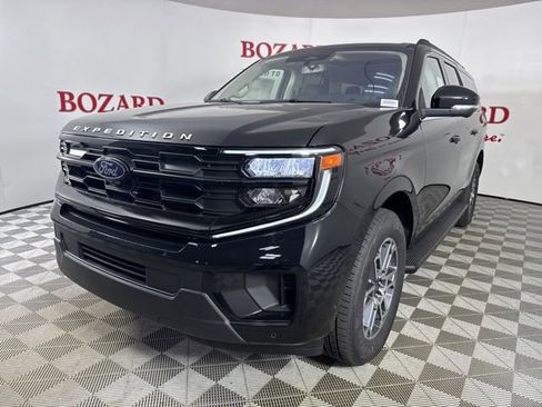 New 2025 Ford Expedition Max Active image 3