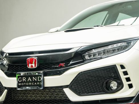 Used 2019 Honda Civic Type R image 2