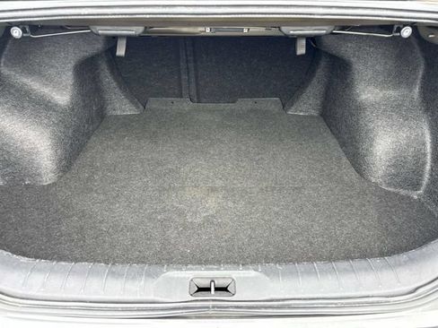 Used 2024 Nissan Altima 2.5 SV FWD image 14