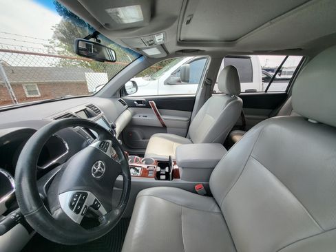 Used 2013 Toyota Highlander Limited FWD image 10