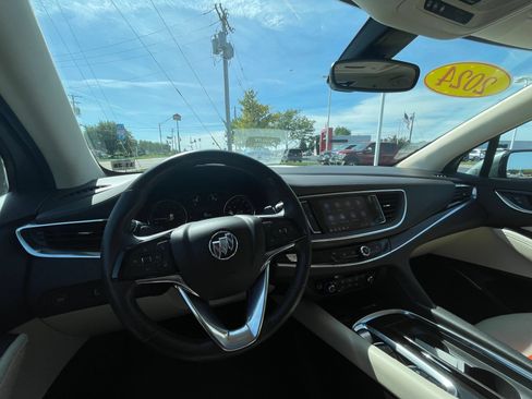 Used 2024 Buick Enclave Essence w/ Experience Buick Package AWD/4WD image 9