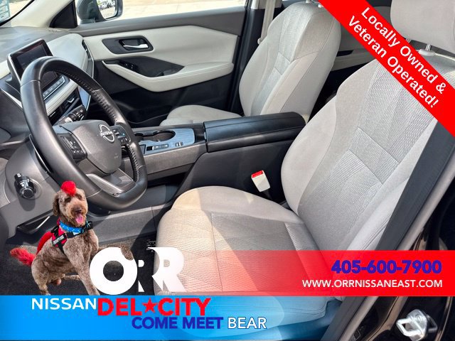 Used 2025 Nissan Rogue SV FWD image 14