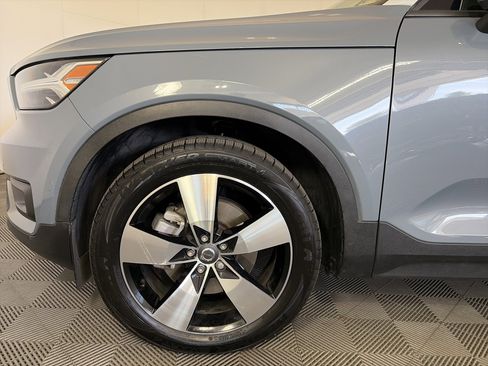 Used 2021 Volvo XC40 T5 Momentum w/ Premium Package image 10