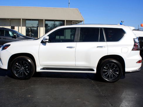 Used 2023 Lexus GX 460 Luxury w/ Sport Design Package image 12