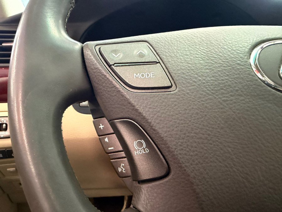 Used 2011 Lexus LS 460 w/ Comfort Pkg RWD image 53