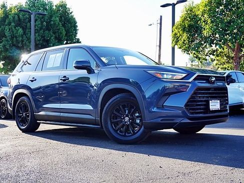 Used 2025 Toyota Grand Highlander AWD Hybrid image 2