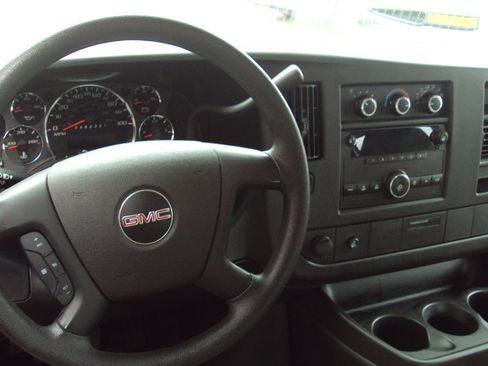 Used 2012 GMC Savana 1500 AWD image 17