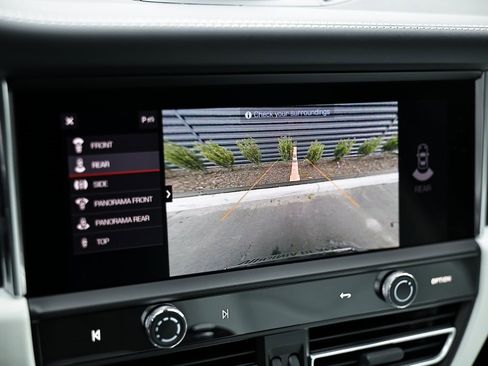 New 2026 Porsche Macan image 39