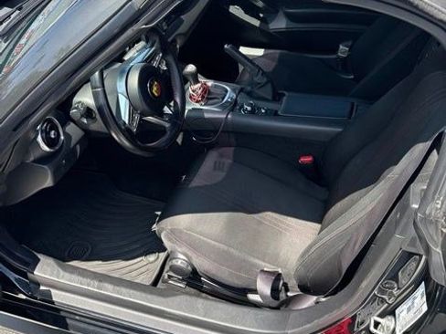 Used 2018 FIAT 124 Spider Abarth RWD image 6