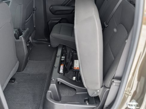 Used 2023 Chevrolet Colorado LT w/ LT Convenience Package II image 33