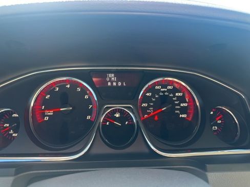 Used 2014 GMC Acadia SLE image 39