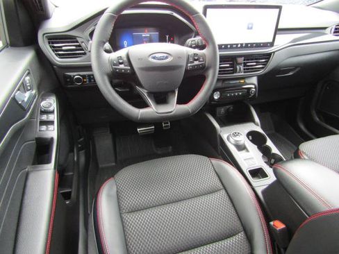 Used 2024 Ford Escape ST-Line w/ Tech Pack #1 AWD/4WD image 2