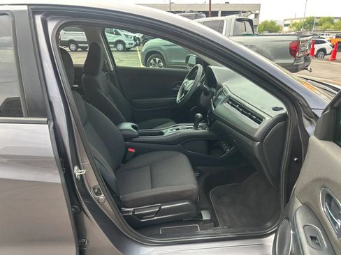 Used 2018 Honda HR-V EX image 12