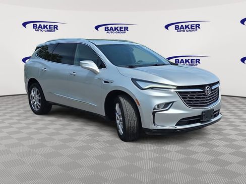 Used 2022 Buick Enclave Premium AWD/4WD image 3