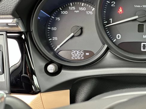 Certified 2026 Porsche Macan AWD/4WD image 29