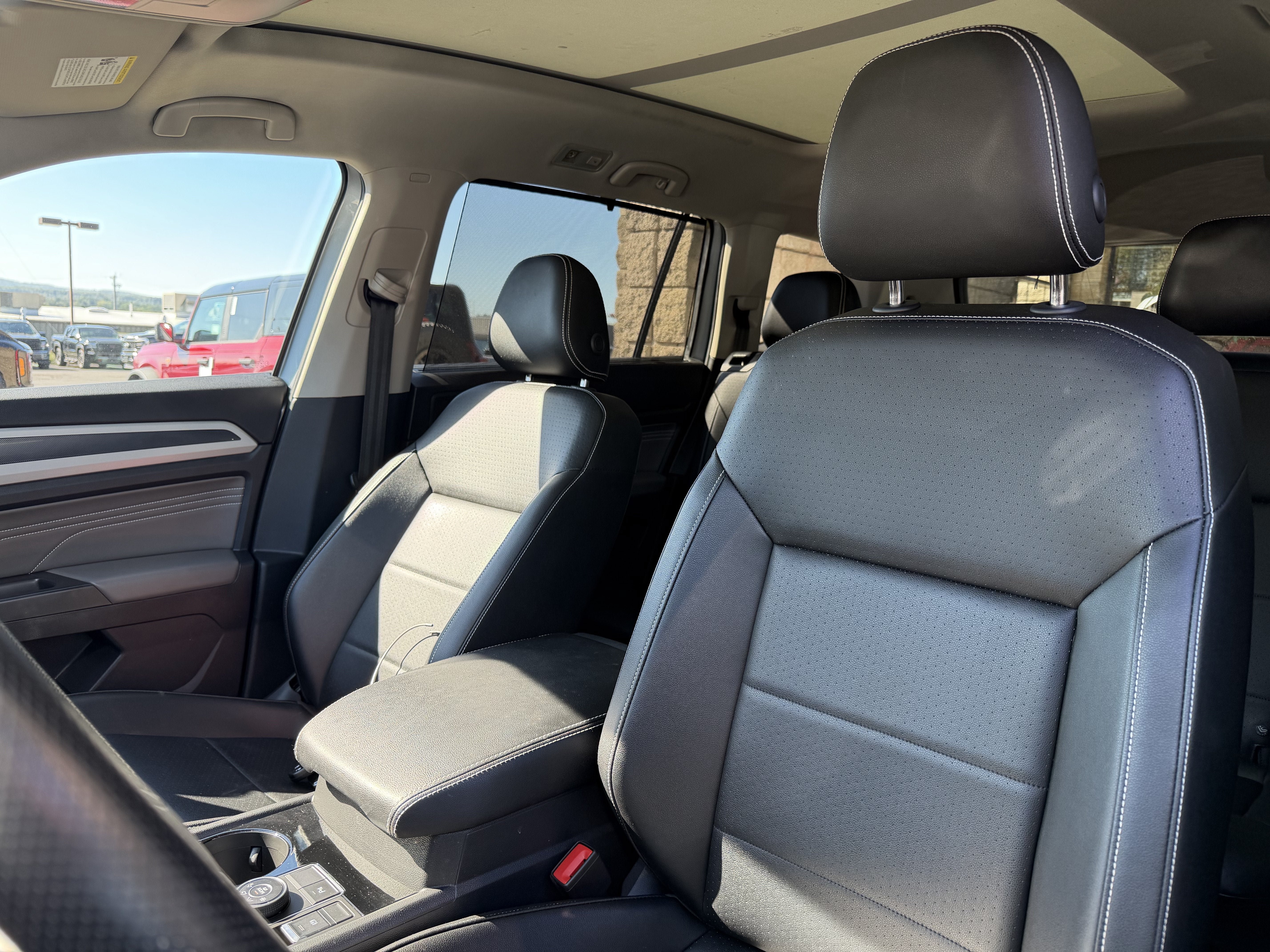 Used 2023 Volkswagen Atlas SEL R-Line AWD/4WD image 7