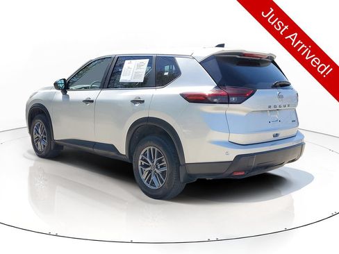 Used 2025 Nissan Rogue S AWD/4WD image 3