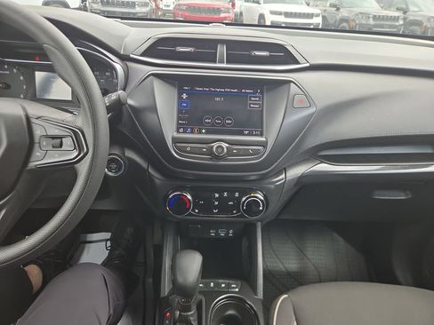 Used 2023 Chevrolet TrailBlazer LT AWD/4WD image 20