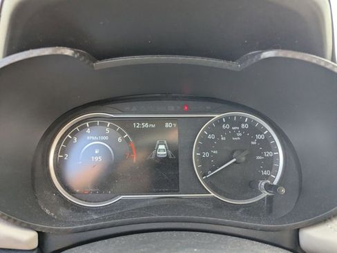 Used 2020 Nissan Versa SV image 10