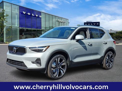 Certified 2025 Volvo XC40 B5 Ultra w/ Protection Package Premier image 3