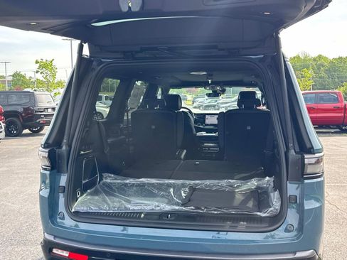 New 2026 Jeep Grand Wagoneer Limited AWD/4WD image 13