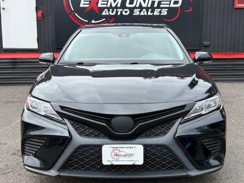 Used 2018 Toyota Camry SE w/ Audio Package FWD image 8