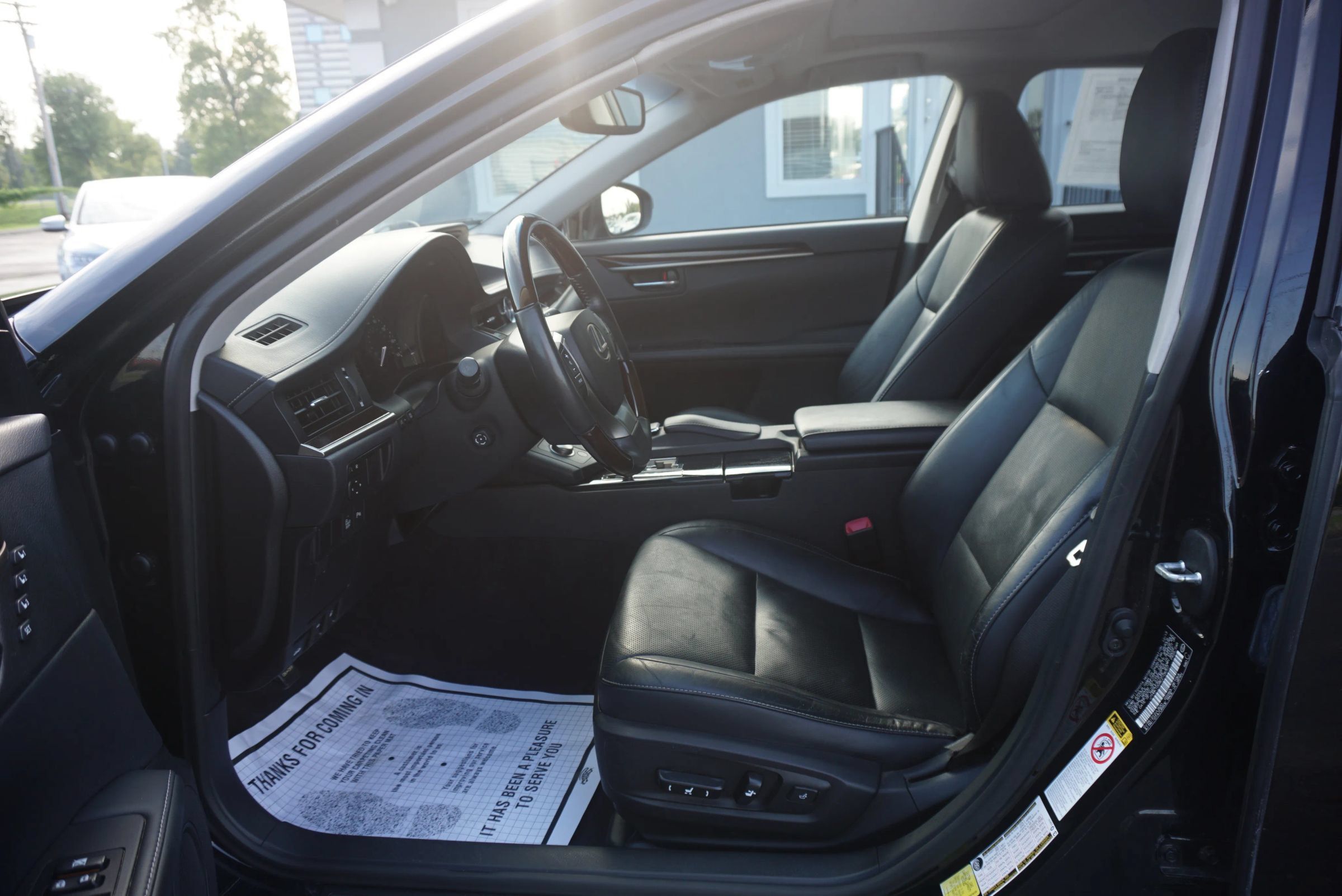Used 2014 Lexus ES 350 w/ Luxury Package FWD image 16