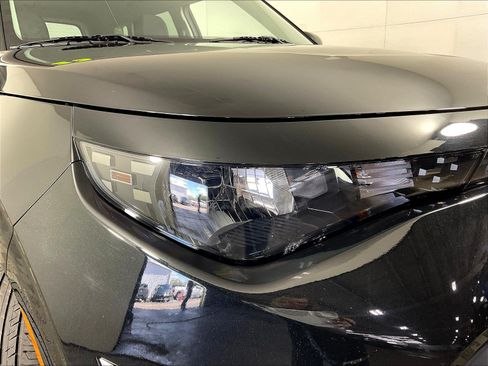 Used 2023 Kia Soul LX FWD image 30