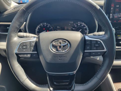 Used 2020 Toyota Highlander Limited AWD/4WD image 8