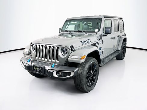 Used 2023 Jeep Wrangler Unlimited Sahara AWD/4WD image 3