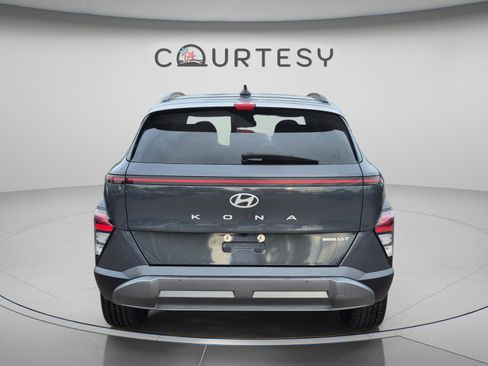Certified 2024 Hyundai Kona Limited AWD/4WD image 4