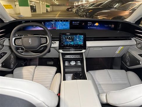 New 2026 Lincoln Nautilus Reserve image 16