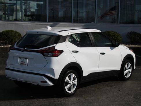 Certified 2025 Nissan Kicks Play S FWD image 10