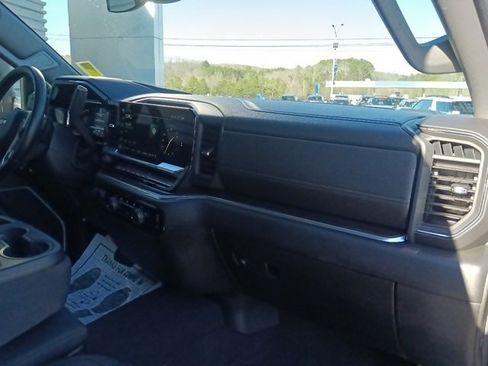 Used 2024 Chevrolet Silverado 2500 LT image 31