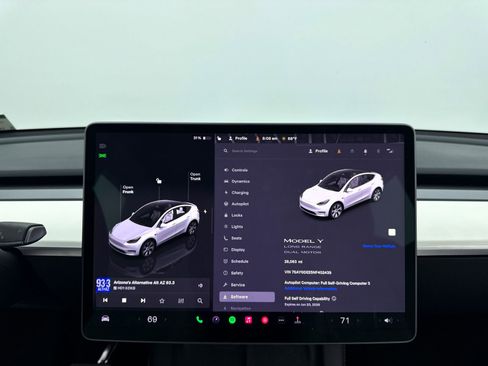 Used 2022 Tesla Model Y Long Range AWD/4WD image 41
