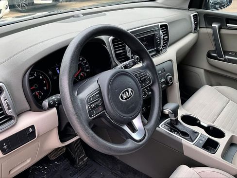 Used 2018 Kia Sportage LX image 17