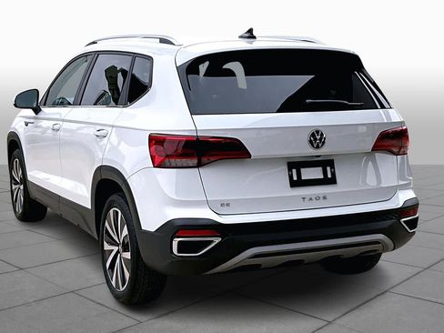 Used 2024 Volkswagen Taos SE image 11