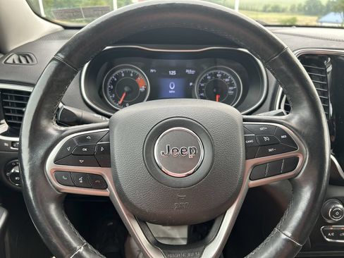 Used 2019 Jeep Cherokee Limited AWD/4WD image 26
