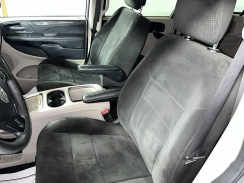 Used 2012 Dodge Grand Caravan SXT image 15