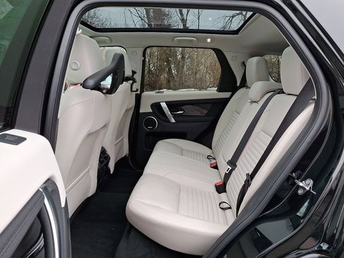 Used 2025 Land Rover Discovery Sport S image 5