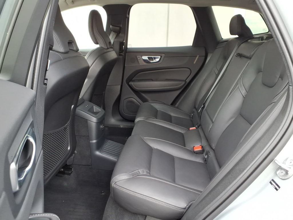 Certified 2025 Volvo XC60 T8 Ultra w/ Protection Package Premier AWD/4WD image 8